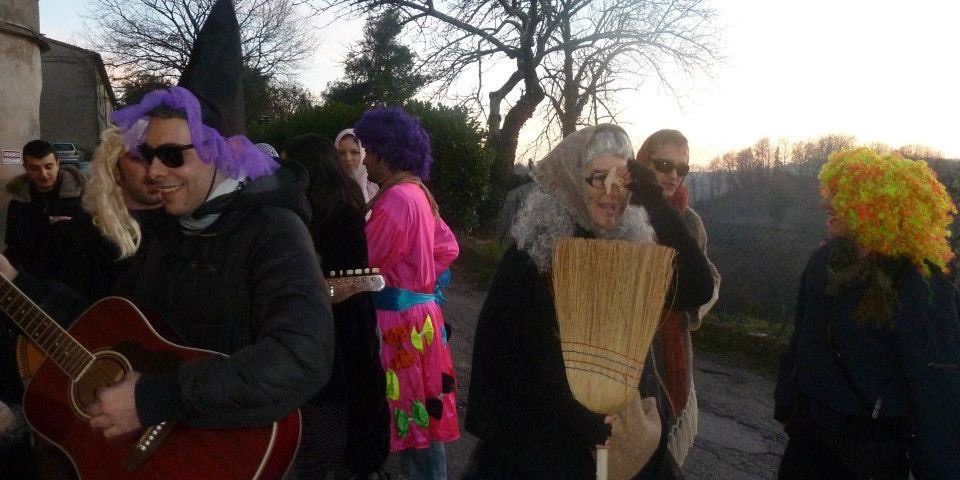 Il canto della Befana a San Giovanni delle Contee Befane itineranti