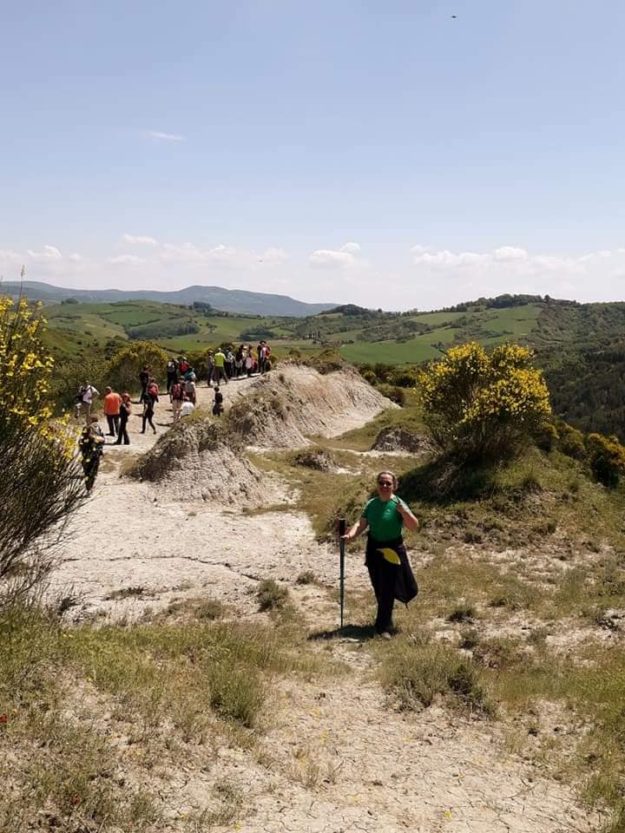 I camminatori nelle campagne di San Giovanni delle Contee Cretoni di San Giovanni delle Contee